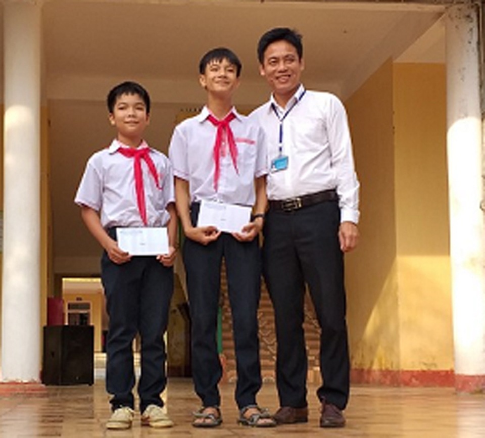 Hai anh em ruột cùng giành huy chương cuộc thi Tìm kiếm tài năng Toán học trẻ - 2 Hai anh em ruột cùng giành huy chương cuộc thi Tìm kiếm tài năng Toán học trẻ - 2