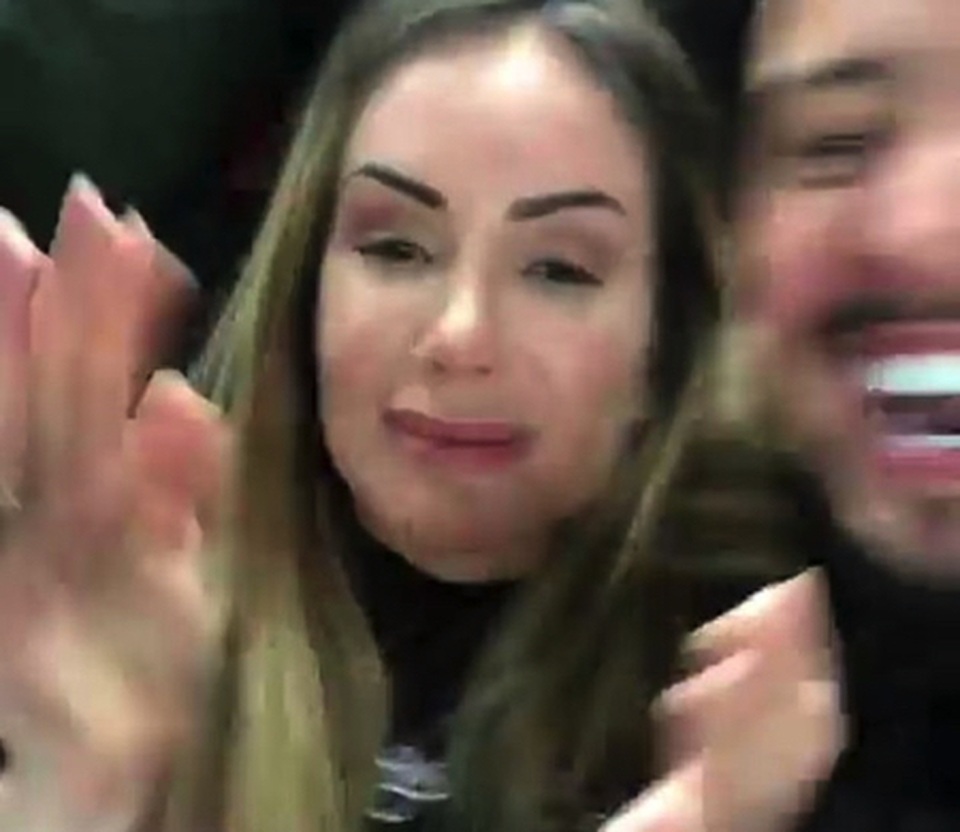 Những mỹ nhân xinh đẹp “ngập nước mắt” ăn mừng Livepool thắng Barcelona - 1 Những mỹ nhân xinh đẹp “ngập nước mắt” ăn mừng Livepool thắng Barcelona - 1