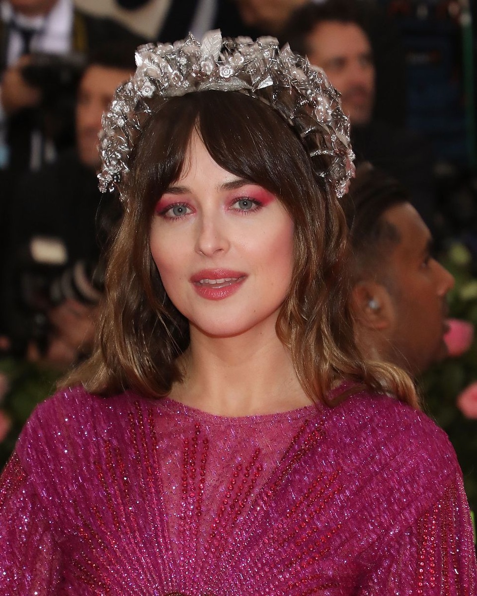 Những kiểu tóc và trang điểm ấn tượng tại Met gala - 2 Những kiểu tóc và trang điểm ấn tượng tại Met gala - 2