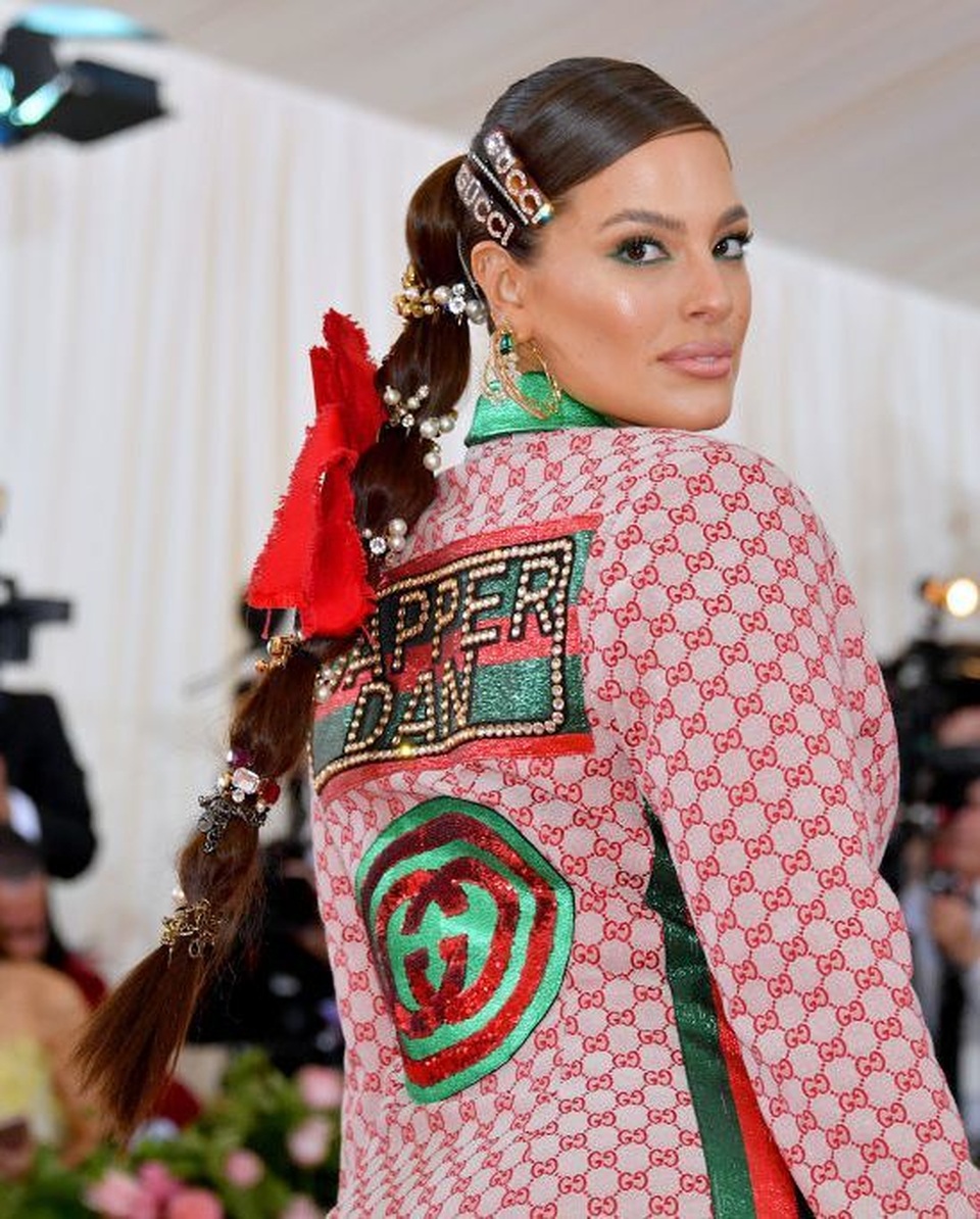Những kiểu tóc và trang điểm ấn tượng tại Met gala - 23 Những kiểu tóc và trang điểm ấn tượng tại Met gala - 23