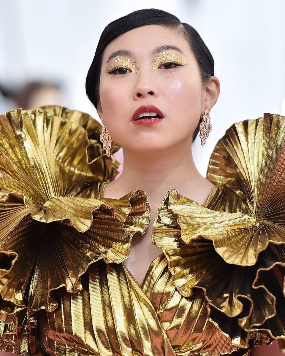 Những kiểu tóc và trang điểm ấn tượng tại Met gala - 24 Những kiểu tóc và trang điểm ấn tượng tại Met gala - 24