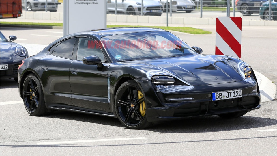 Hình ảnh rõ nét đầu tiên của tân binh Porsche Taycan - 3 Hình ảnh rõ nét đầu tiên của tân binh Porsche Taycan - 3