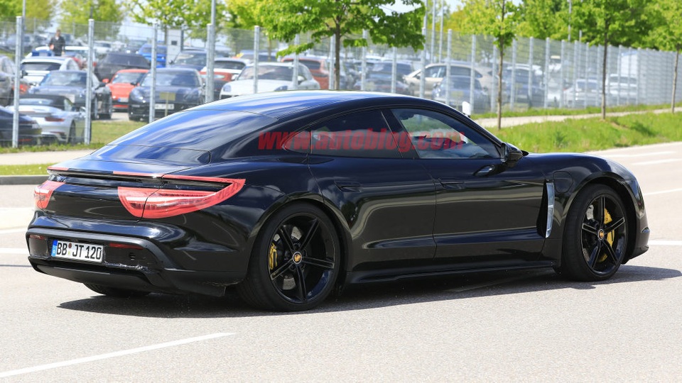 Hình ảnh rõ nét đầu tiên của tân binh Porsche Taycan - 6 Hình ảnh rõ nét đầu tiên của tân binh Porsche Taycan - 6