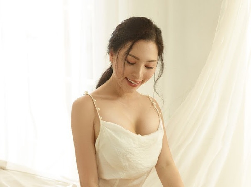 Vẻ đẹp quyến rũ của nhà thiết kế thời trang Kathy Hương - 2 Vẻ đẹp quyến rũ của nhà thiết kế thời trang Kathy Hương - 2