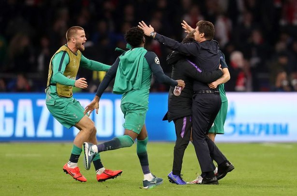 HLV Pochettino bật khóc sau màn ngược dòng khó tin của Tottenham - 2 HLV Pochettino bật khóc sau màn ngược dòng khó tin của Tottenham - 2