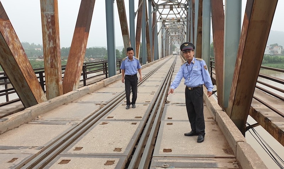 Nguy cơ xảy ra thảm hoạ trên cây cầu “độc nhất vô nhị” tại Bắc Giang: Hoá giải ra sao? - 2 Nguy cơ xảy ra thảm hoạ trên cây cầu “độc nhất vô nhị” tại Bắc Giang: Hoá giải ra sao? - 2