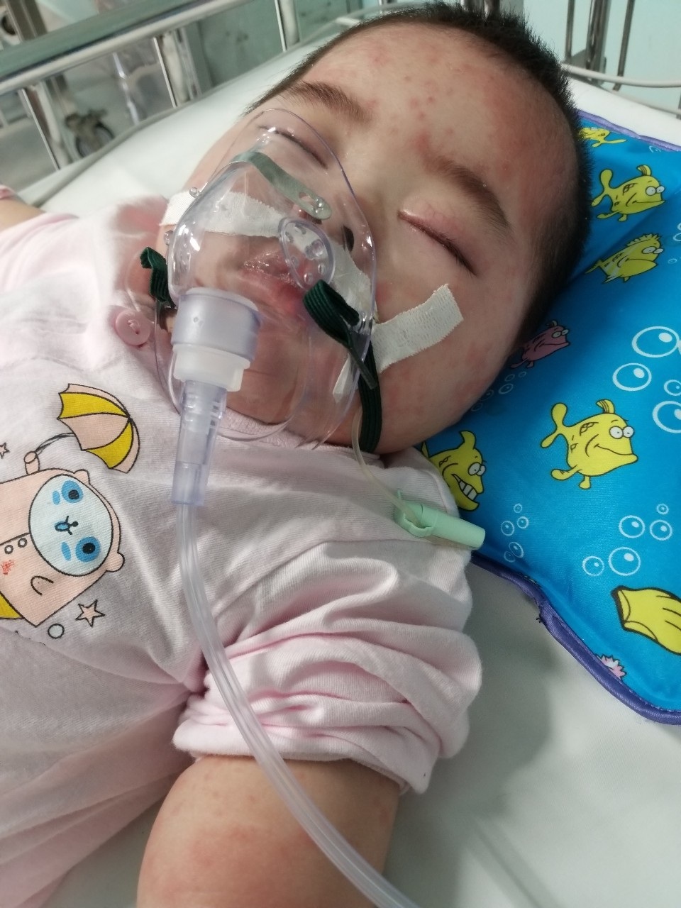 Trao tặng hơn 37 triệu đồng của bạn đọc Dân trí giúp cô bé Thảo bị bỏ rơi ở nhà chùa - 1 Trao tặng hơn 37 triệu đồng của bạn đọc Dân trí giúp cô bé Thảo bị bỏ rơi ở nhà chùa - 1