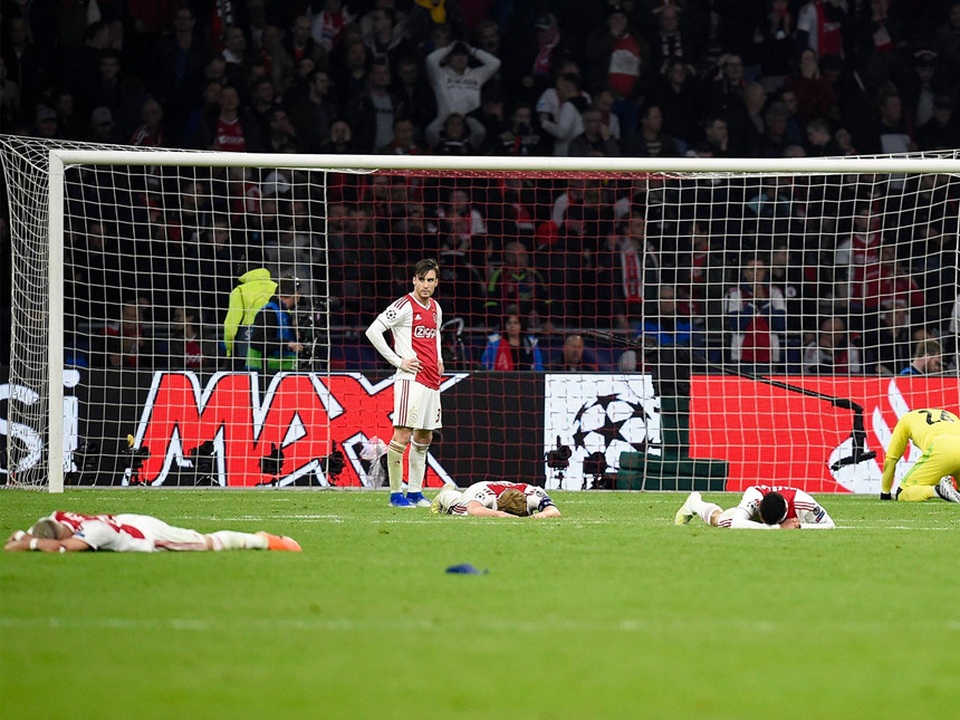 Ajax bị loại đau đớn: Bản anh hùng ca đượm màu buồn - 1 Ajax bị loại đau đớn: Bản anh hùng ca đượm màu buồn - 1