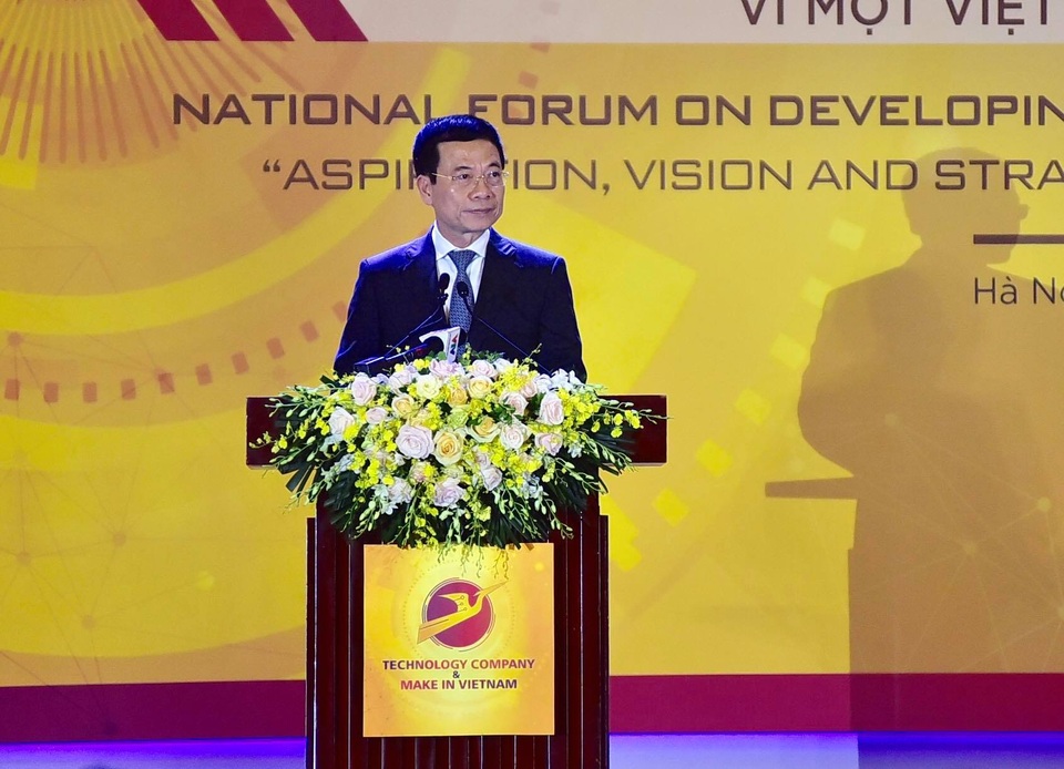 Bộ trưởng Nguyễn Mạnh Hùng: “Khó khăn và thách thức là nhân tố chính để tạo nên một DN hàng đầu” - 2 Bộ trưởng Nguyễn Mạnh Hùng: “Khó khăn và thách thức là nhân tố chính để tạo nên một DN hàng đầu” - 2