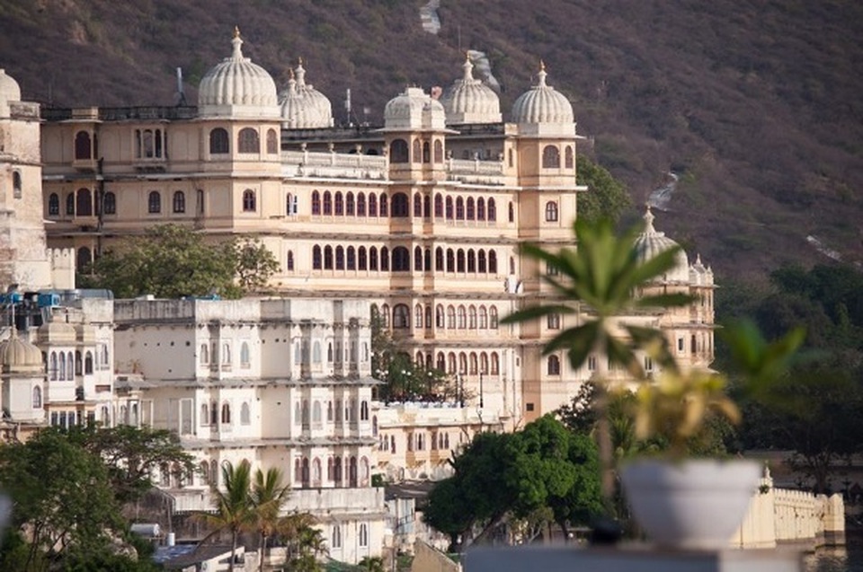 Choáng ngợp 8 khách sạn từng là cung điện xa hoa bậc nhất đất Phật - 13