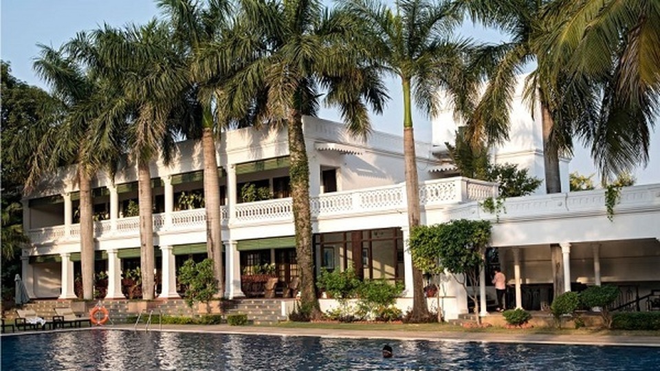 Choáng ngợp 8 khách sạn từng là cung điện xa hoa bậc nhất đất Phật - 19