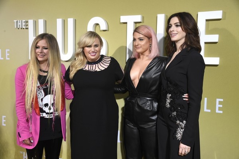 Meghan Trainor khoe ngực căng đầy - 6 Meghan Trainor khoe ngực căng đầy - 6