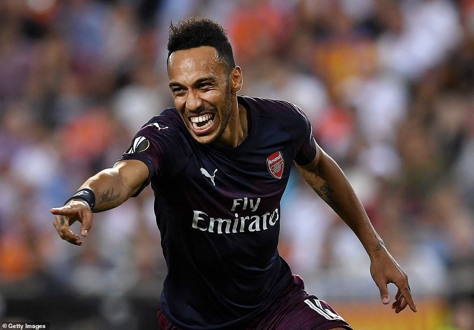 Valencia 2-4 Arsenal: Cú hattrick của Aubameyang - 8 Valencia 2-4 Arsenal: Cú hattrick của Aubameyang - 8