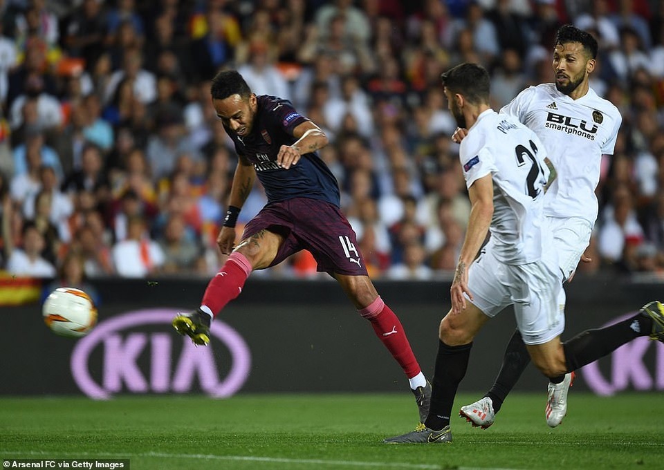 Valencia 2-4 Arsenal: Cú hattrick của Aubameyang - 6 Valencia 2-4 Arsenal: Cú hattrick của Aubameyang - 6