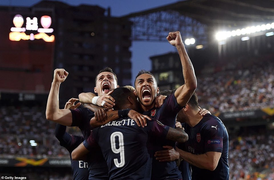Valencia 2-4 Arsenal: Cú hattrick của Aubameyang - 7 Valencia 2-4 Arsenal: Cú hattrick của Aubameyang - 7