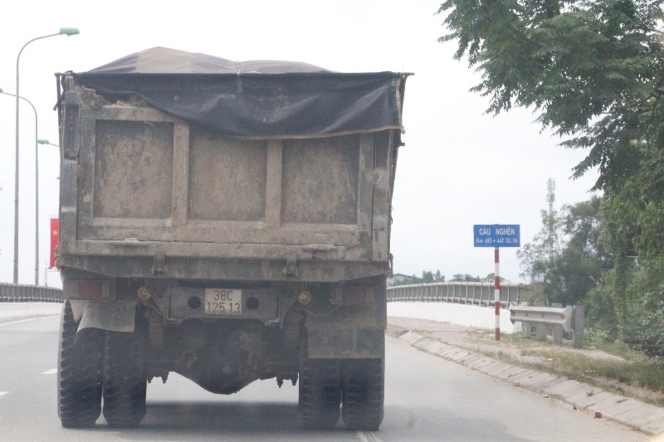 Doanh nghiệp “móc ngoặc” với nhau trục lợi hàng nghìn khối đất tại Hà Tĩnh - 4 Doanh nghiệp “móc ngoặc” với nhau trục lợi hàng nghìn khối đất tại Hà Tĩnh - 4