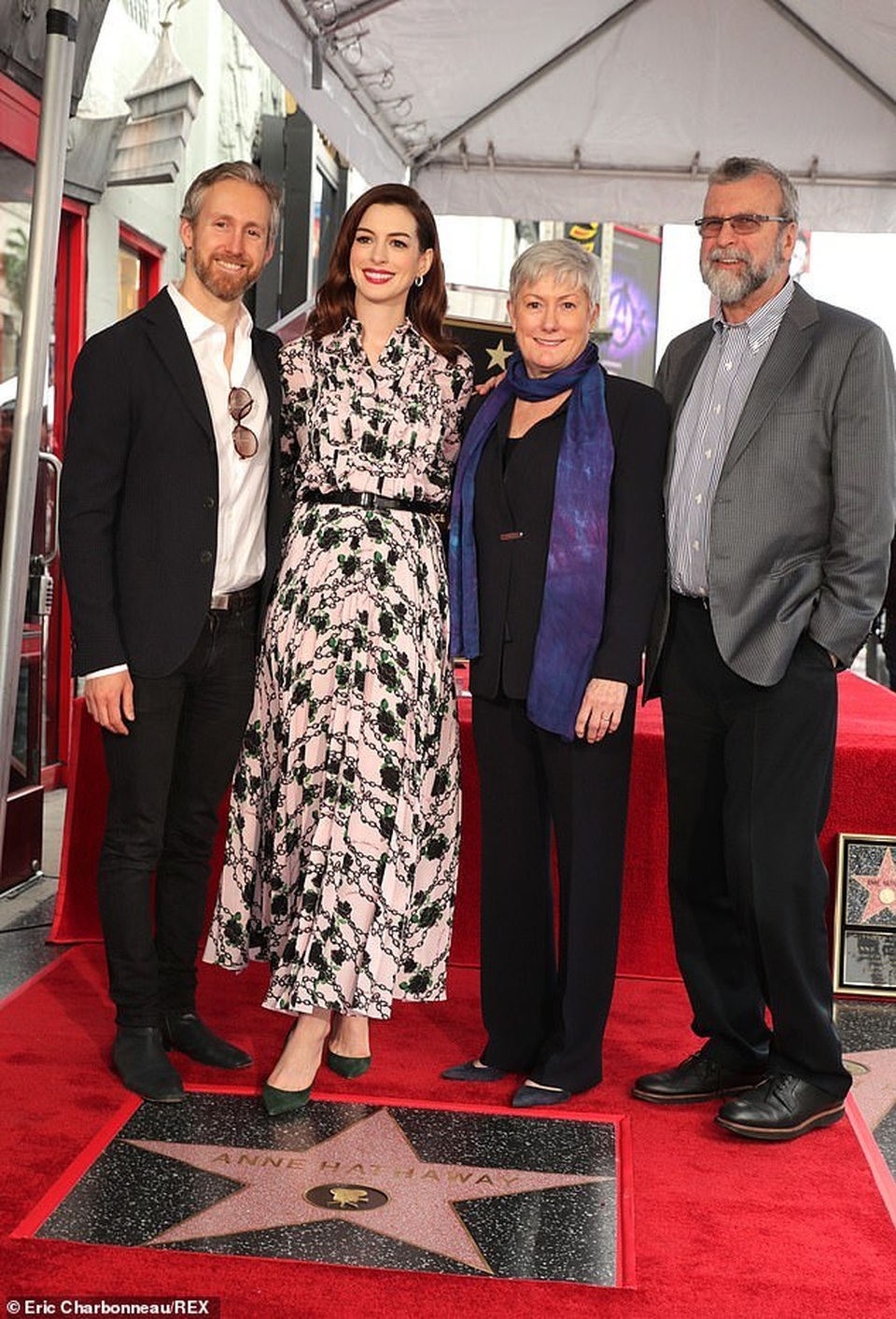 Công chúa Mia Anne Hathaway nhận sao trên Đại lộ danh vọng - 6 Công chúa Mia Anne Hathaway nhận sao trên Đại lộ danh vọng - 6