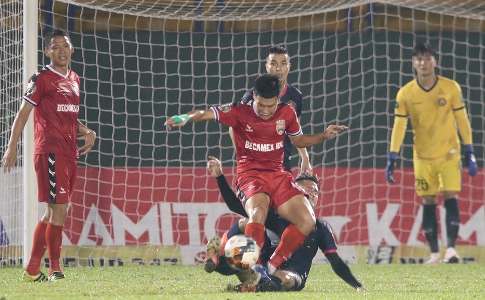 B.Bình Dương nhọc nhằn vượt qua Sài Gòn FC trên sân nhà - 3 B.Bình Dương nhọc nhằn vượt qua Sài Gòn FC trên sân nhà - 3