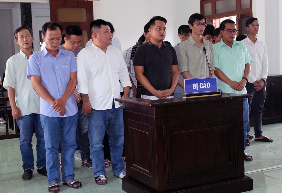 Tham gia đường dây đánh bạc trăm tỷ, 20 bị cáo lãnh án - 1 Tham gia đường dây đánh bạc trăm tỷ, 20 bị cáo lãnh án - 1