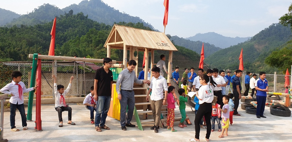 CUBIC Architects mang sân chơi về cho trẻ em nghèo vùng sâu - 1 CUBIC Architects mang sân chơi về cho trẻ em nghèo vùng sâu - 1