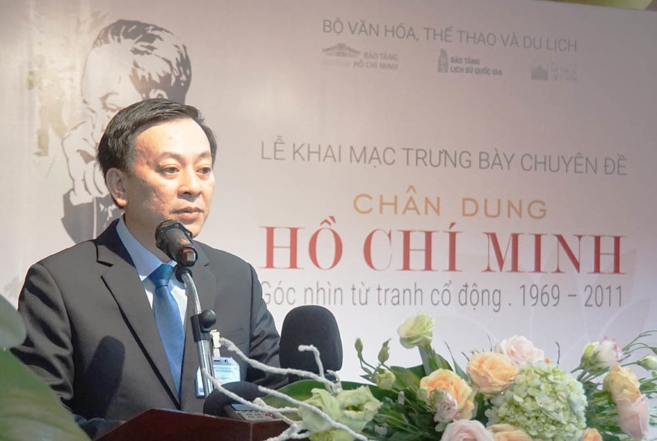 Chân dung Hồ Chí Minh: Góc nhìn từ tranh cổ động - 2 Chân dung Hồ Chí Minh: Góc nhìn từ tranh cổ động - 2