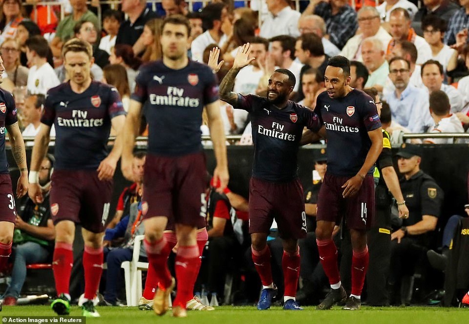 Valencia 2-4 Arsenal: Cú hattrick của Aubameyang - 11 Valencia 2-4 Arsenal: Cú hattrick của Aubameyang - 11