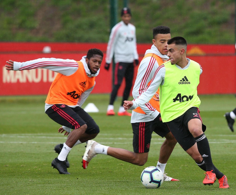 Man Utd sử dụng hàng loạt cầu thủ trẻ trước trận cuối mùa giải - 7 Man Utd sử dụng hàng loạt cầu thủ trẻ trước trận cuối mùa giải - 7
