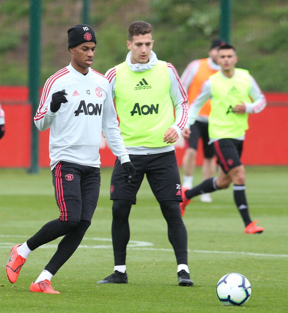 Man Utd sử dụng hàng loạt cầu thủ trẻ trước trận cuối mùa giải - 9 Man Utd sử dụng hàng loạt cầu thủ trẻ trước trận cuối mùa giải - 9