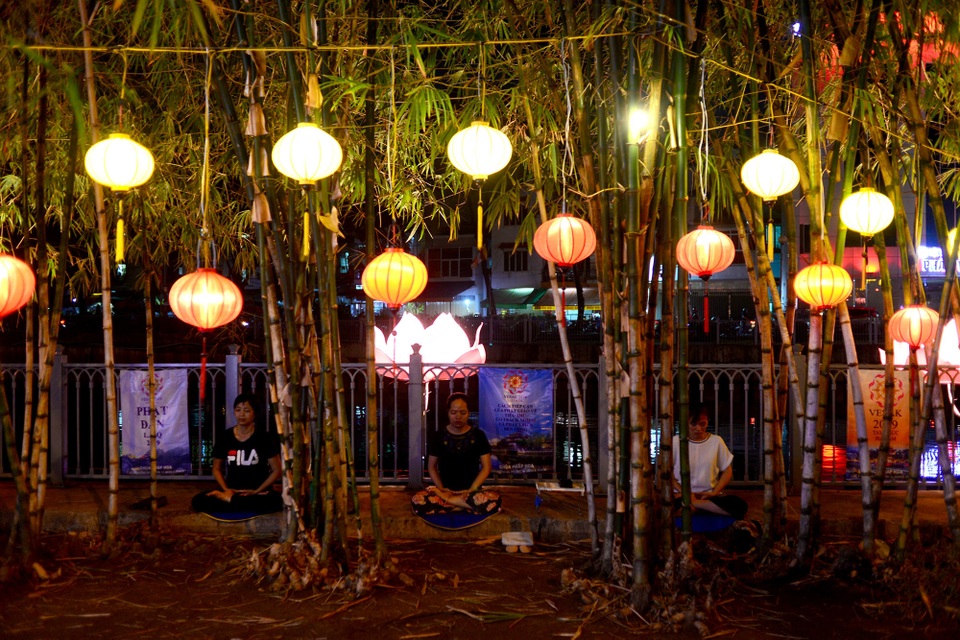 lễ Phật đản.jpg