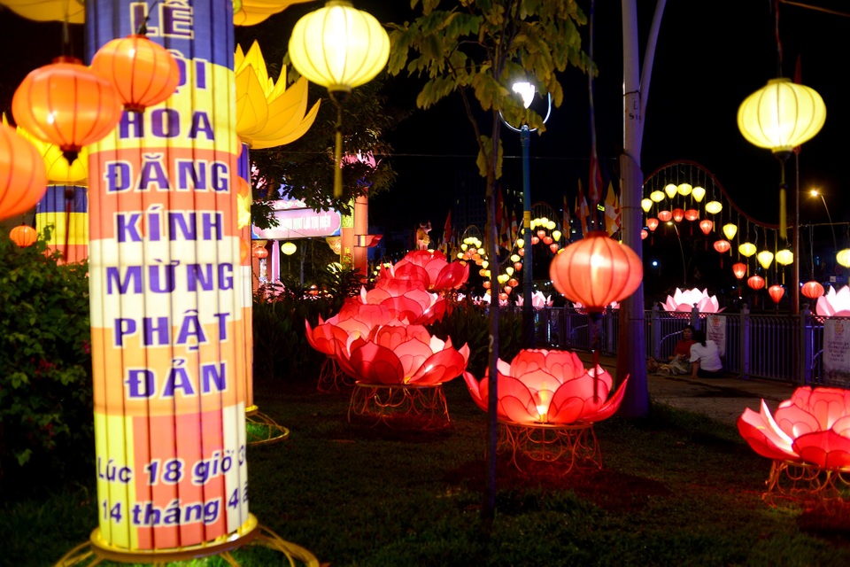 Lễ Phật đản.jpg