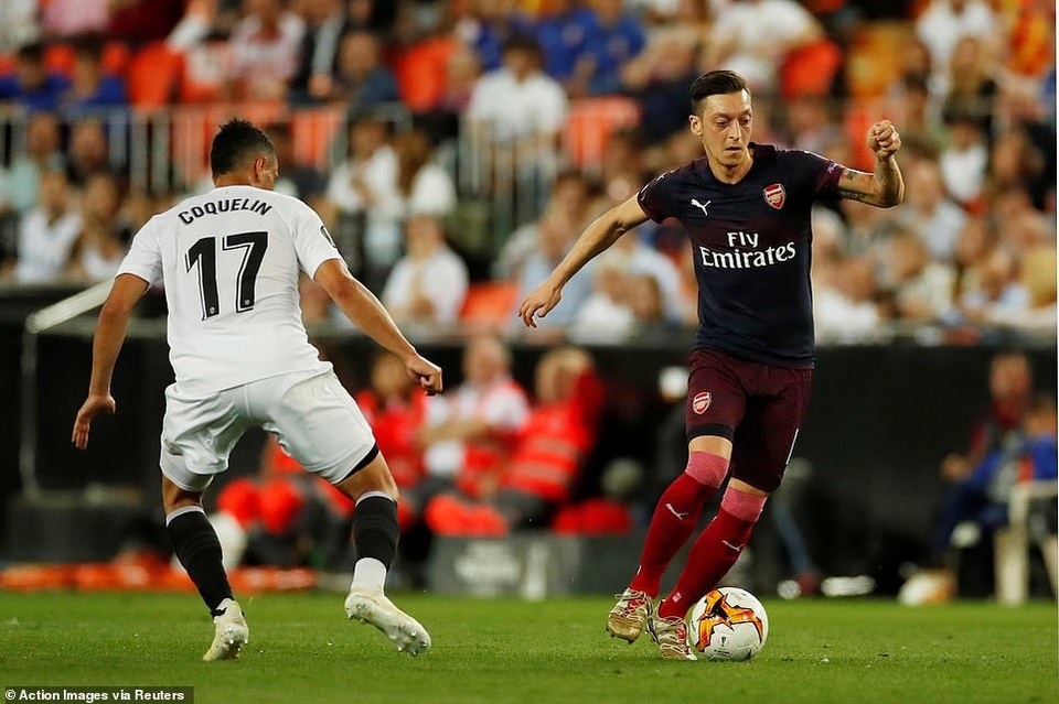 Valencia 2-4 Arsenal: Cú hattrick của Aubameyang - 15 Valencia 2-4 Arsenal: Cú hattrick của Aubameyang - 15