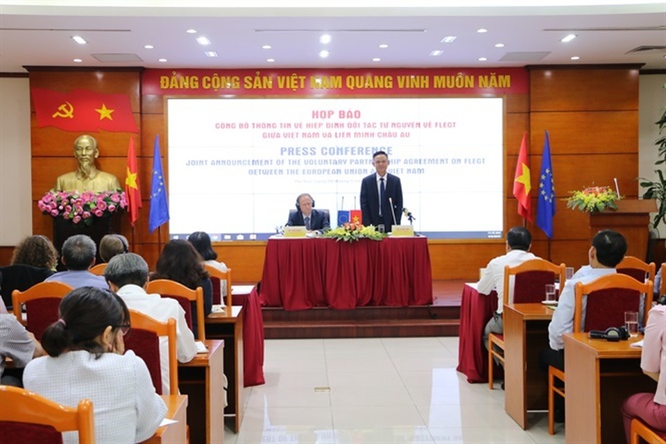 Hiệp định chống khai thác gỗ bất hợp pháp chính thức có hiệu lực từ 1/6 - 1 Hiệp định chống khai thác gỗ bất hợp pháp chính thức có hiệu lực từ 1/6 - 1