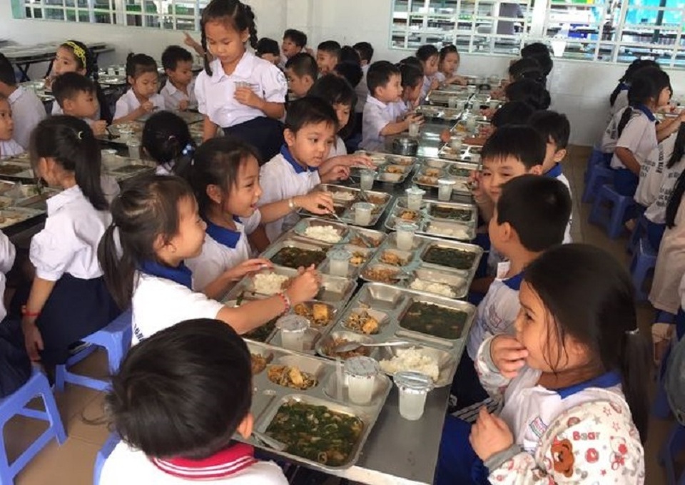 Suất ăn học đường năm nào cũng xảy ra ngộ độc tập thể - 1