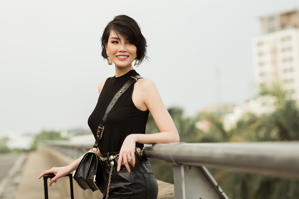 Bí quyết để Vũ Cẩm Nhung luôn giữ được dáng siêu mẫu - 3 Bí quyết để Vũ Cẩm Nhung luôn giữ được dáng siêu mẫu - 3