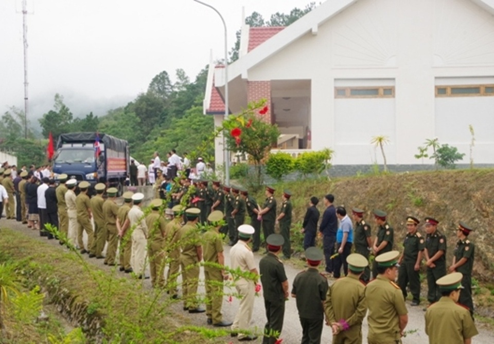 Thanh Hóa tiếp nhận 18 hài cốt liệt sĩ hy sinh tại Lào - 2 Thanh Hóa tiếp nhận 18 hài cốt liệt sĩ hy sinh tại Lào - 2