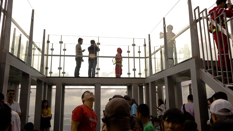 Ngắm gì trên đỉnh tòa nhà cao nhất Đông Nam Á?  - 11