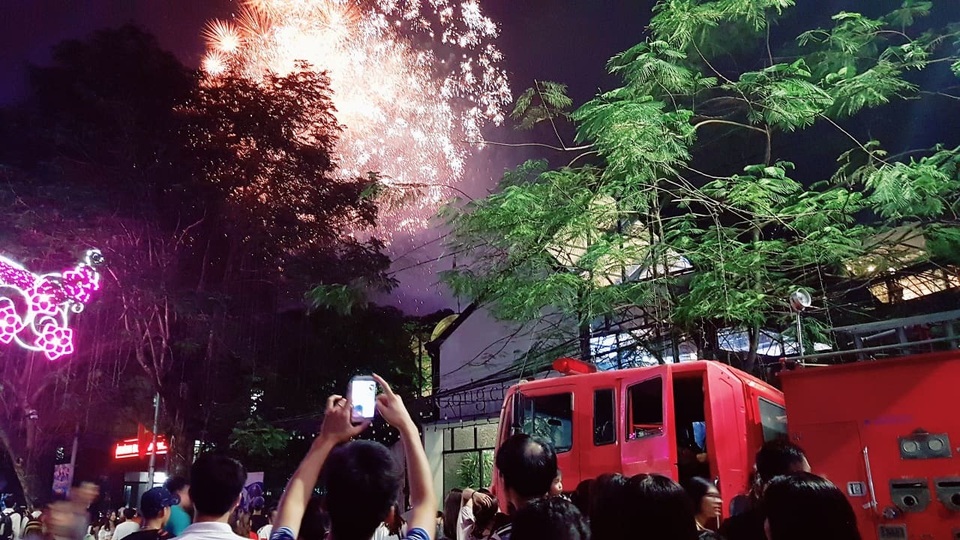 Thủ tướng cùng hàng vạn người dân dự Lễ hội Hoa Phượng đỏ 2019 - 6