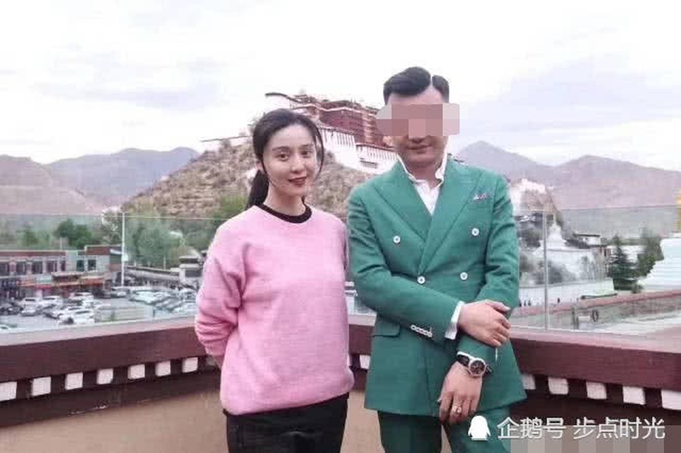 Phạm Băng Băng lấy tay che mặt sau tin đồn “dao kéo thẩm mỹ” mũi - 10 Phạm Băng Băng lấy tay che mặt sau tin đồn “dao kéo thẩm mỹ” mũi - 10