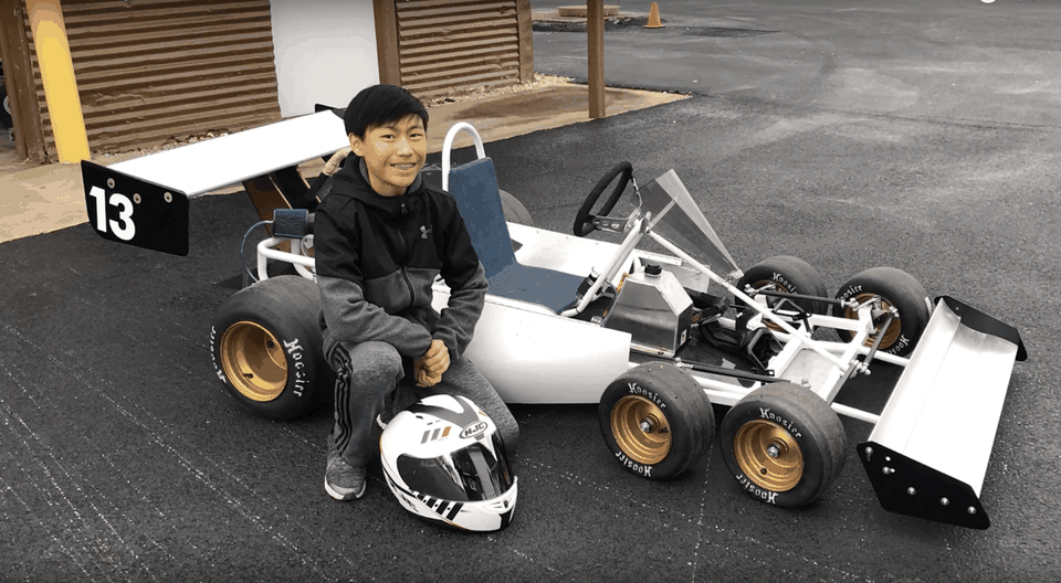 Cậu bé 13 tuổi chế tạo thành công xe đua go-kart 6 bánh - 1