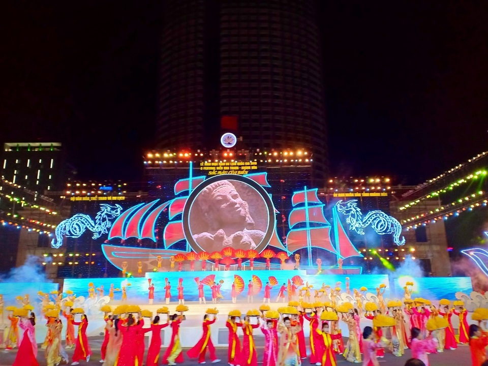 Hơn một vạn người dự lễ khai mạc Năm du lịch quốc gia 2019 - 1 Hơn một vạn người dự lễ khai mạc Năm du lịch quốc gia 2019 - 1