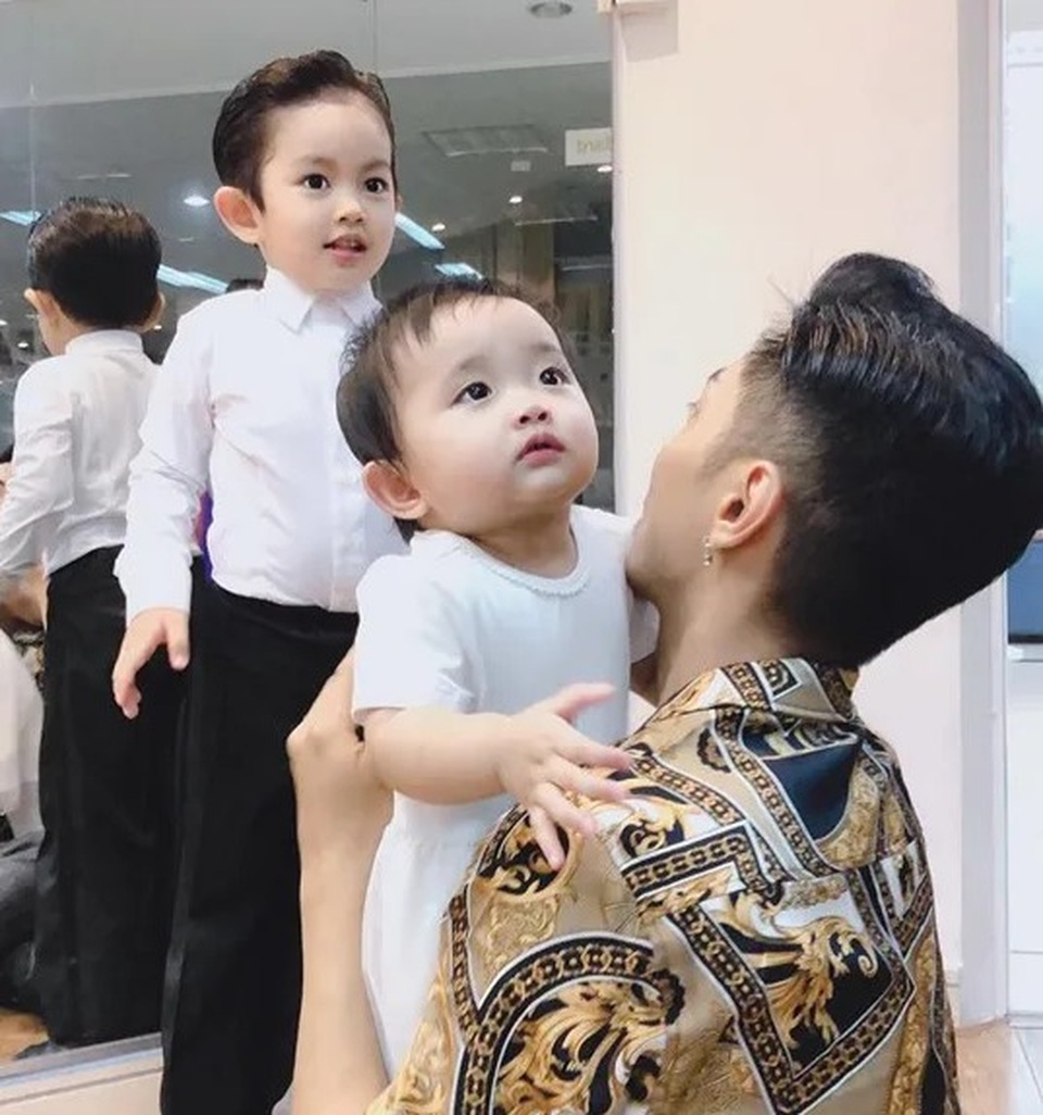 Vượng Râu nhắn nhủ sau vụ nghệ sĩ Hồng Tơ bị bắt vì đánh bạc - 4 Vượng Râu nhắn nhủ sau vụ nghệ sĩ Hồng Tơ bị bắt vì đánh bạc - 4