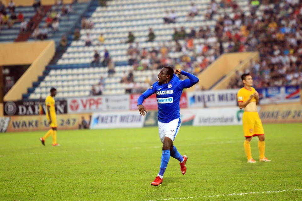 Ngoại binh ghi dấu ấn, Nam Định và Than Quảng Ninh chia điểm - 1