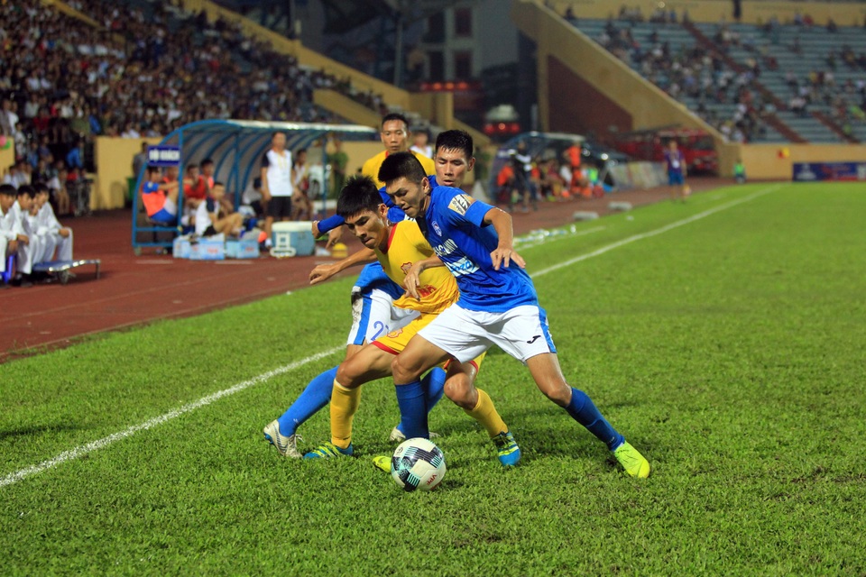 Ngoại binh ghi dấu ấn, Nam Định và Than Quảng Ninh chia điểm - 2