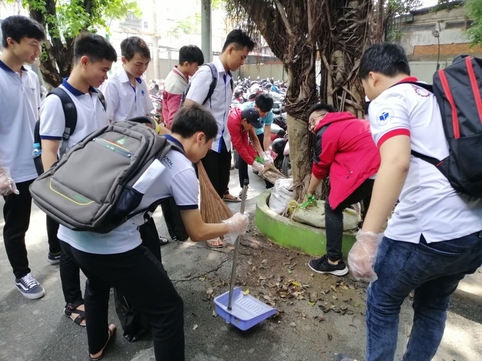 TPHCM: Gần 1.000 HS, SV cam kết không sử dụng ly và ống hút nhựa - 3 TPHCM: Gần 1.000 HS, SV cam kết không sử dụng ly và ống hút nhựa - 3