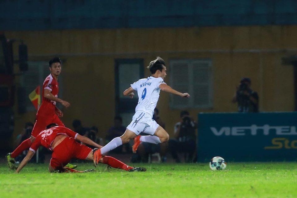 Văn Thanh “nổ súng”, HA Gia Lai thắng đậm Viettel tại Hàng Đẫy - 2 Văn Thanh “nổ súng”, HA Gia Lai thắng đậm Viettel tại Hàng Đẫy - 2