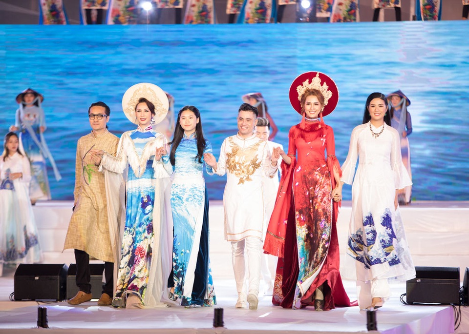 Hoa hậu Paris Vũ hội ngộ hoa hậu Ngọc Hân ở Festival Biển Nha Trang - 9 Hoa hậu Paris Vũ hội ngộ hoa hậu Ngọc Hân ở Festival Biển Nha Trang - 9
