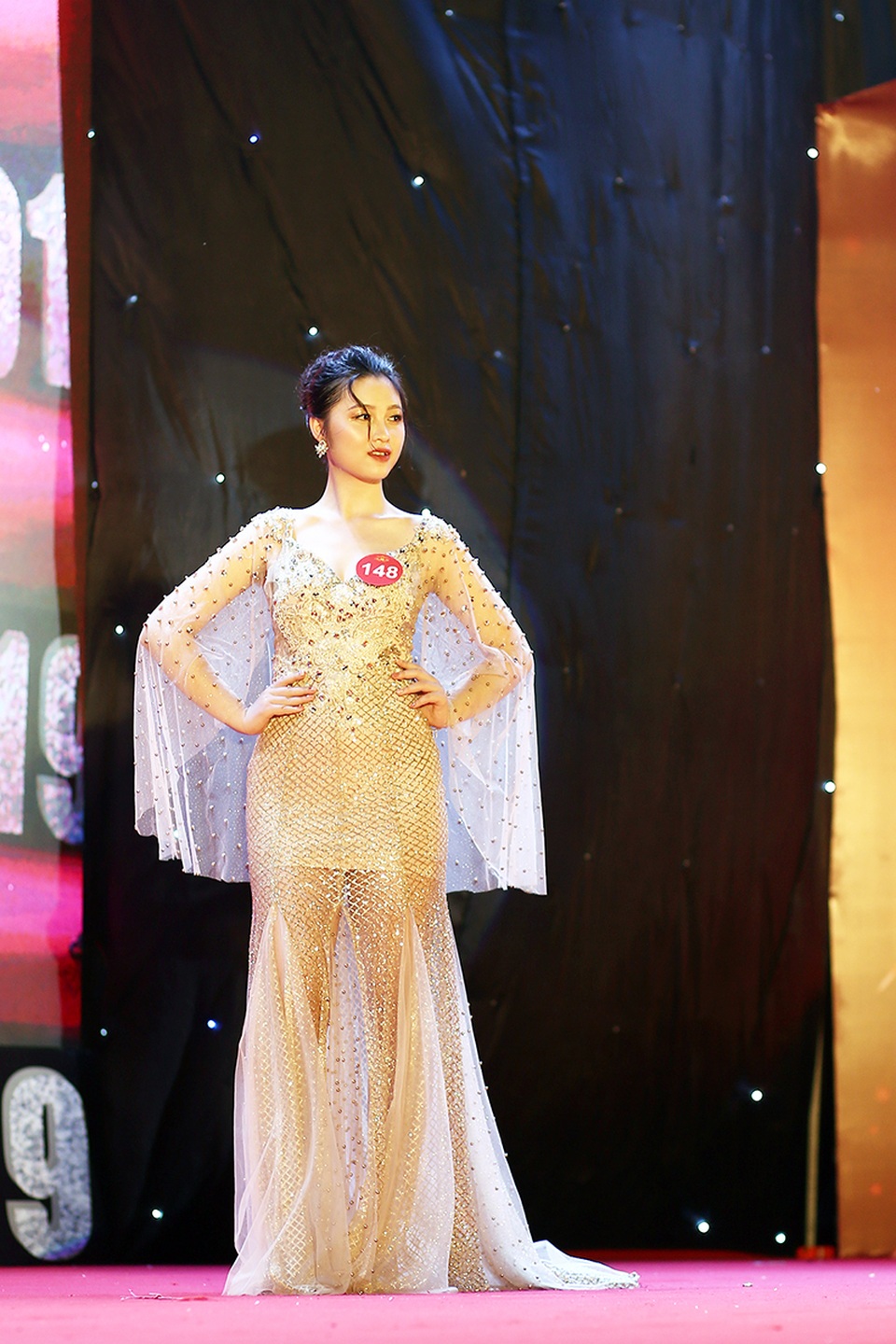 Cặp đôi Đại sứ ĐH Quốc gia Hà Nội bật khóc phút đăng quang - 6 Cặp đôi Đại sứ ĐH Quốc gia Hà Nội bật khóc phút đăng quang - 6