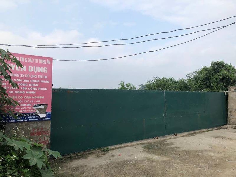 Vụ công nhân mất việc ở Hà Nam: Công ty không có công đoàn cơ sở - 1 Vụ công nhân mất việc ở Hà Nam: Công ty không có công đoàn cơ sở - 1