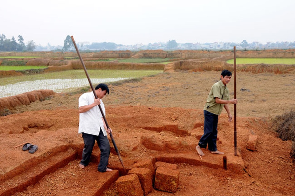 Kỳ công nghề đá ong ở Bình Yên - 1 Kỳ công nghề đá ong ở Bình Yên - 1