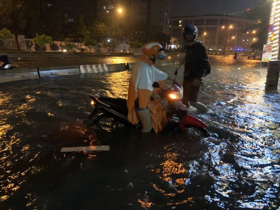 Chốt giá hơn 14 tỷ đồng mỗi năm thuê máy bơm “siêu khủng” chống ngập - 2 Chốt giá hơn 14 tỷ đồng mỗi năm thuê máy bơm “siêu khủng” chống ngập - 2